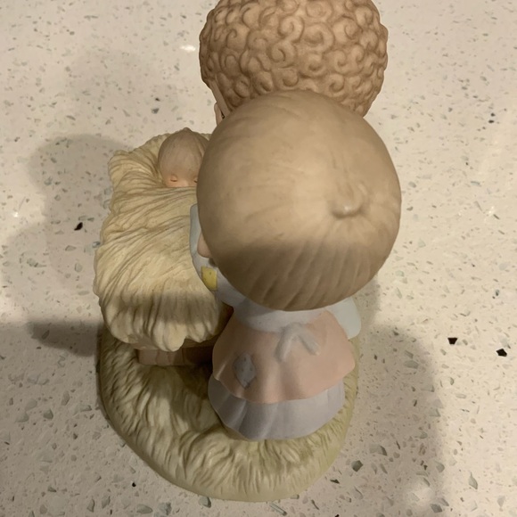 NWOT Precious Moments “ His Name is Jesus” statue. This piece is Vintage. - Picture 4 of 5